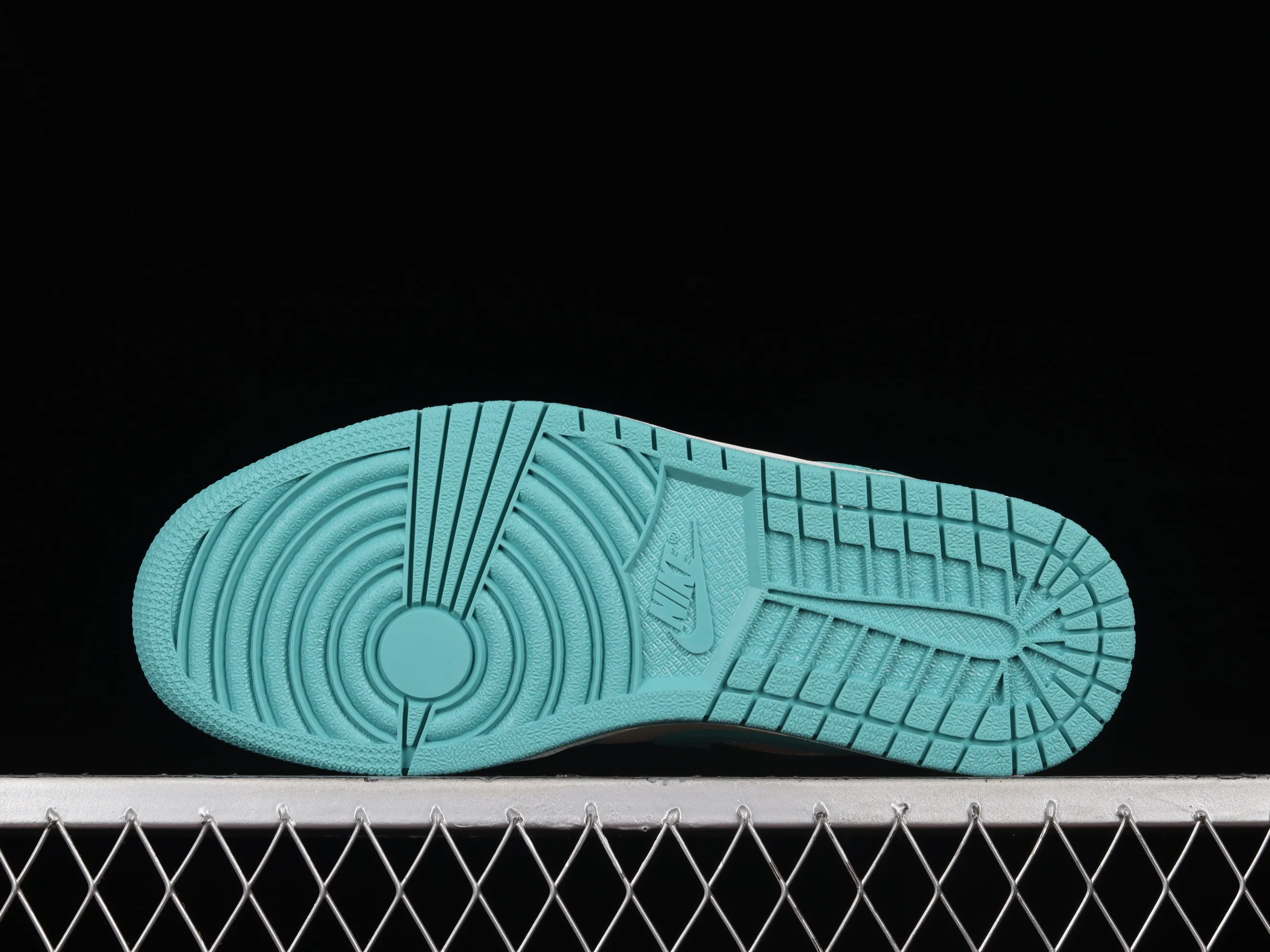 All categories Air Jordan Jordan series basketball shoes Air Jordan 1 Low G version pure original Air Jordan 1 Low AJ1 Joe 1 Tiffany green low-top basketball shoes DC0774-131